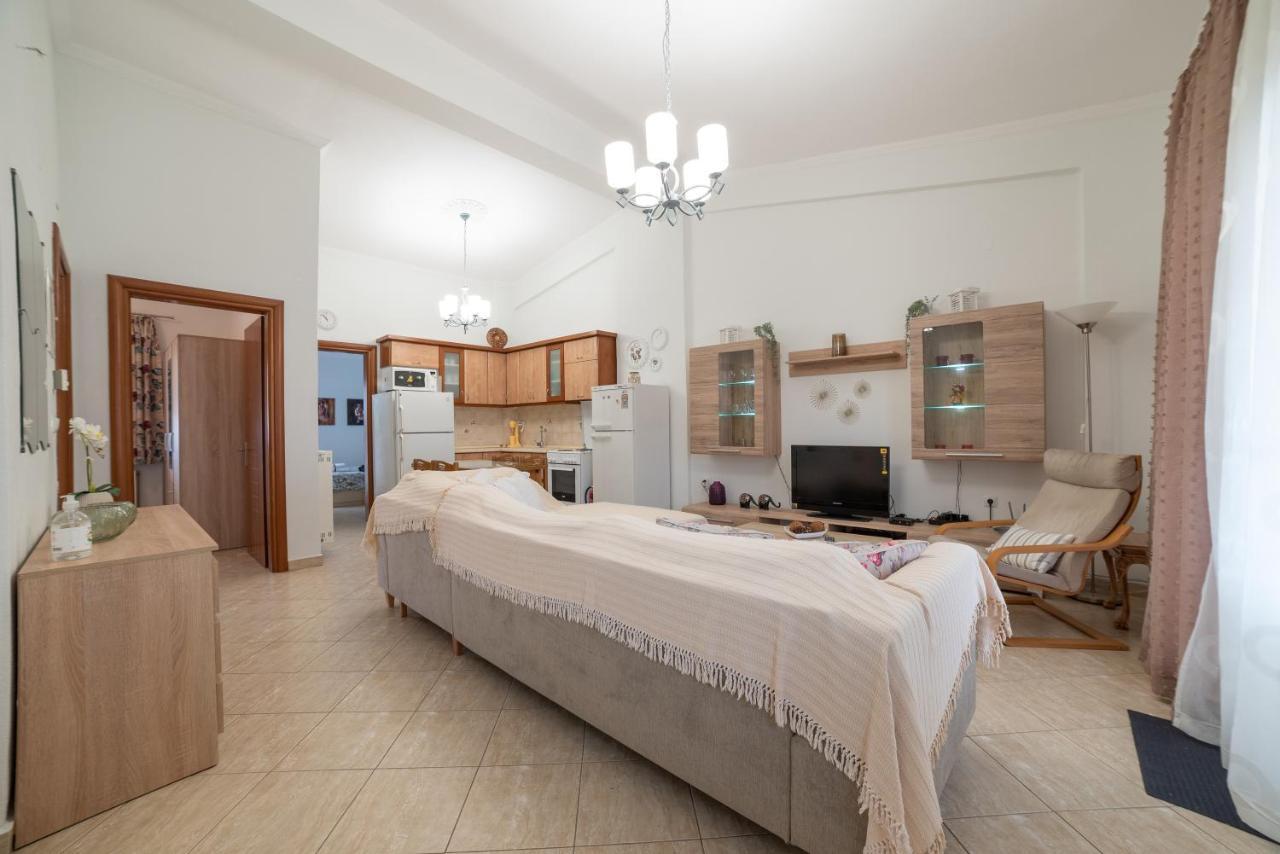 Porto Ofrynio Central Deluxe Golden Apartment Ofrínion Zewnętrze zdjęcie