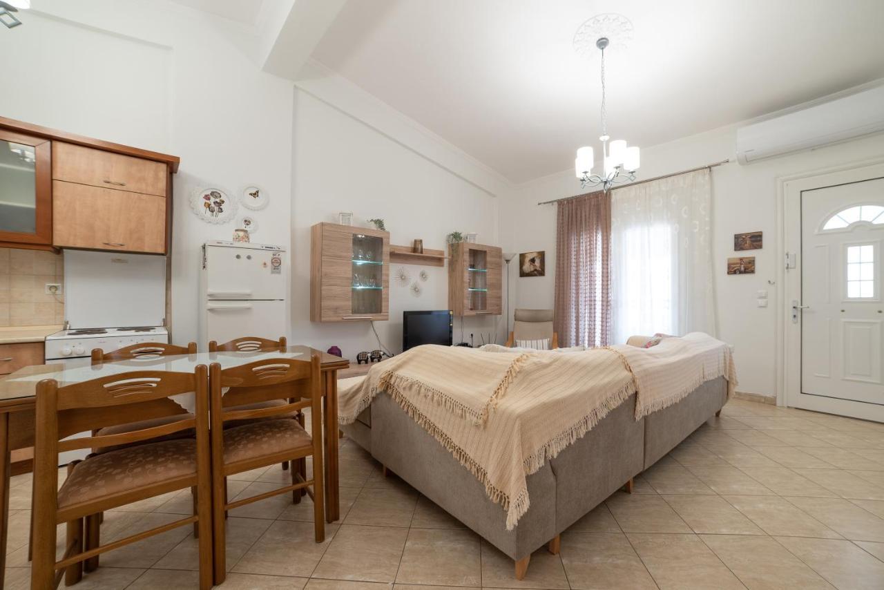Porto Ofrynio Central Deluxe Golden Apartment Ofrínion Zewnętrze zdjęcie